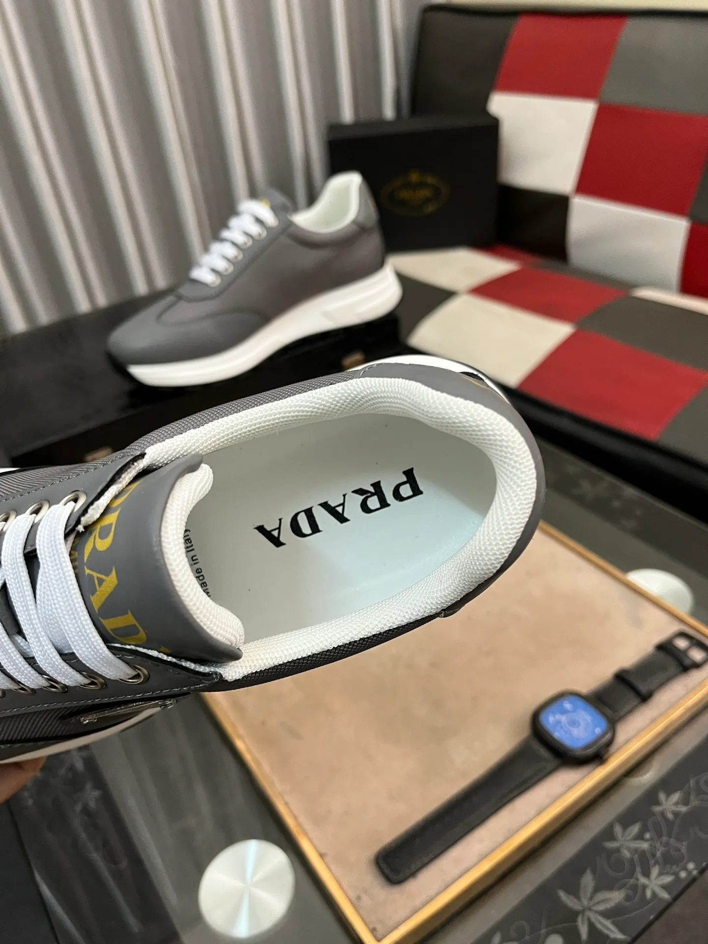Men's shoes 💰420⌚️⌚️ PRADA [Prada] popular men's shoes, casual shoes and sports shoes! High-end quality 🍀 The upper is made of imported original cowhide 💥 cowhide lining; the original molded outsole. The style is upright and elegant, comfortable and versatile💪 Three quality guarantees Size number: 38-44, 4️⃣ colors available